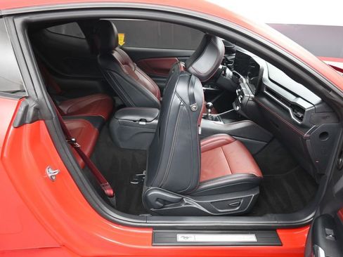 Used 2025 Ford Mustang GT Premium RWD image 38