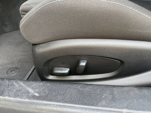 Used 2023 Chevrolet Camaro LT RWD image 10