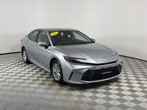 Used 2025 Toyota Camry LE FWD image 3