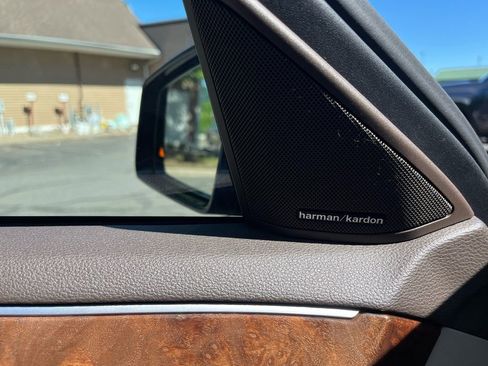 Used 2013 Mercedes-Benz E 350 4MATIC Sedan image 17