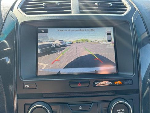 Used 2016 Ford Explorer XLT w/ Equipment Group 202A AWD/4WD image 21