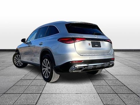 Used 2025 Mercedes-Benz GLC 300 4MATIC image 3