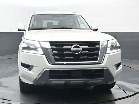 Used 2022 Nissan Armada SV w/ SV Appearance Package image 5