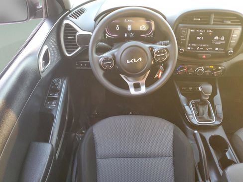 Used 2024 Kia Soul LX w/ Option Group 015 FWD image 9