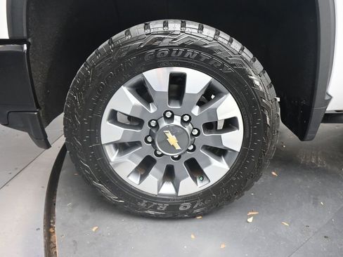 Used 2022 Chevrolet Silverado 2500 Custom w/ Custom Convenience Package image 26