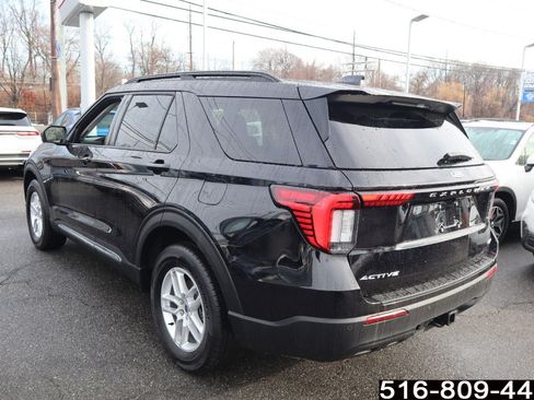 Used 2025 Ford Explorer Active image 7