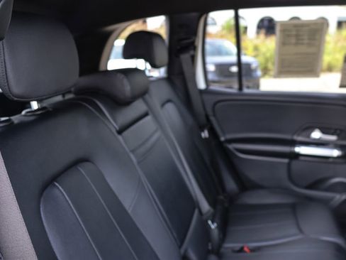 Used 2023 Mercedes-Benz GLB 250 GLB 250 image 23