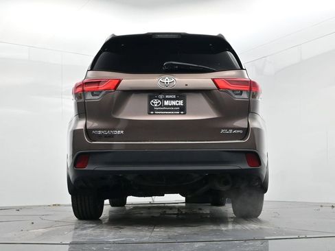 Used 2017 Toyota Highlander XLE image 50