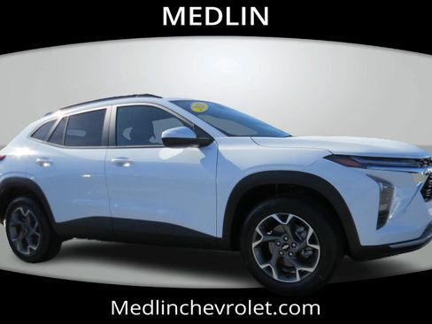 New 2026 Chevrolet Trax LT w/ LT Convenience Package FWD image 10