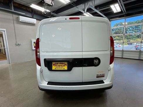 Used 2019 RAM ProMaster City Tradesman SLT FWD image 4