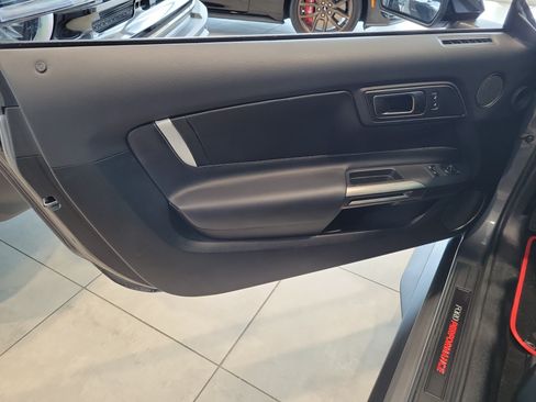 Used 2021 Ford Mustang Shelby GT500 w/ Technology Package RWD image 15