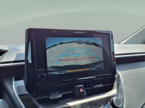 Used 2025 Toyota Corolla LE FWD image 11