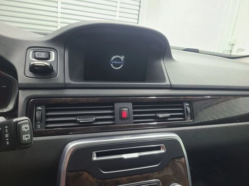 Used 2016 Volvo XC70 T5 Premier w/ Proximity Package AWD/4WD image 26