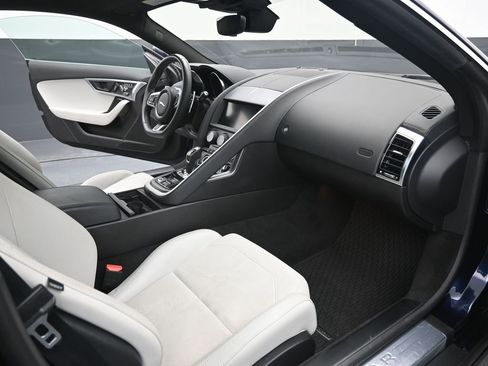 Used 2019 Jaguar F-TYPE Coupe image 10