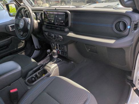 Used 2024 Jeep Wrangler Unlimited Rubicon 4xe w/ Convenience Group AWD/4WD image 27