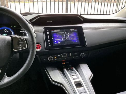 Used 2018 Honda Clarity Plug-In Hybrid image 6