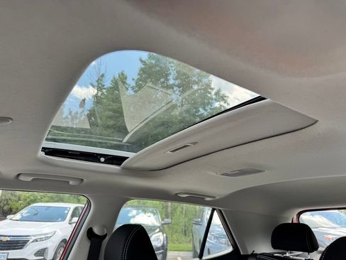 Used 2025 Hyundai Venue SEL FWD image 20