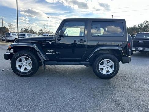 Used 2014 Jeep Wrangler Freedom Edition image 5