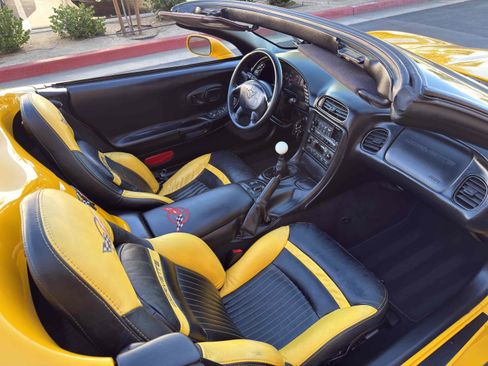 Used 2002 Chevrolet Corvette Convertible w/ Preferred Equipment Group2 image 71