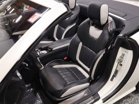 Used 2015 Mercedes-Benz SL 550 w/ White Arrow Edition image 38