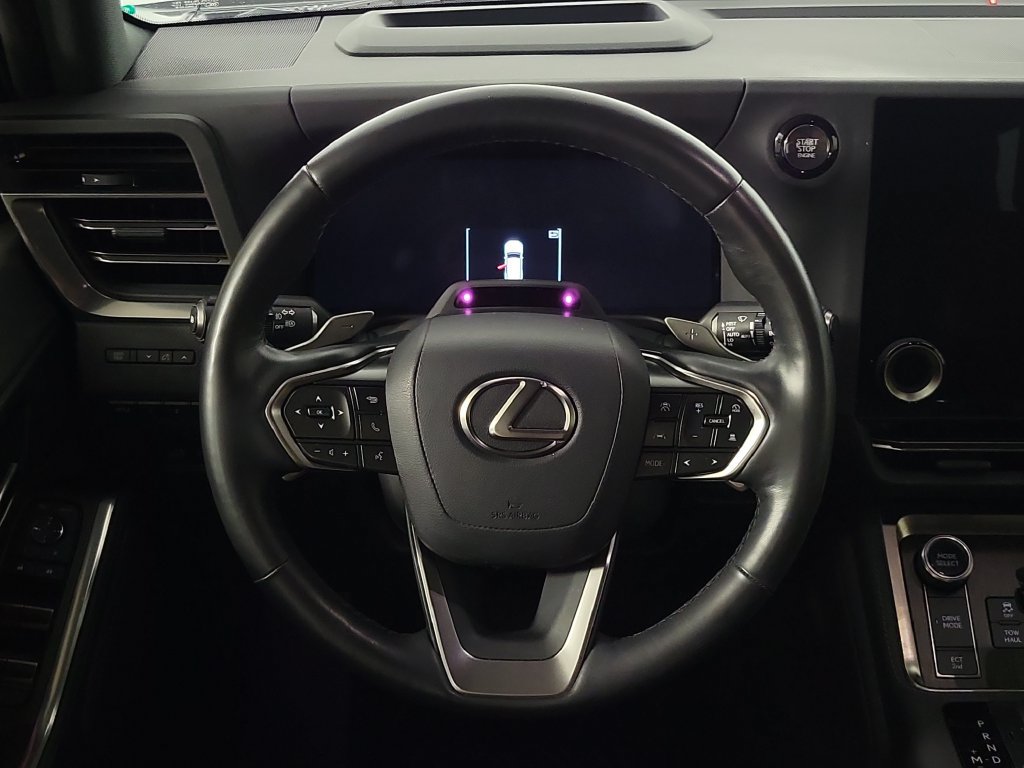 Used 2024 Lexus GX 550 w/ Accessory Package (Z1) AWD/4WD image 12