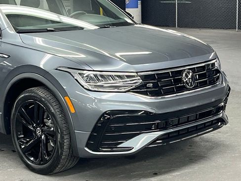 Used 2024 Volkswagen Tiguan SE R-Line image 41
