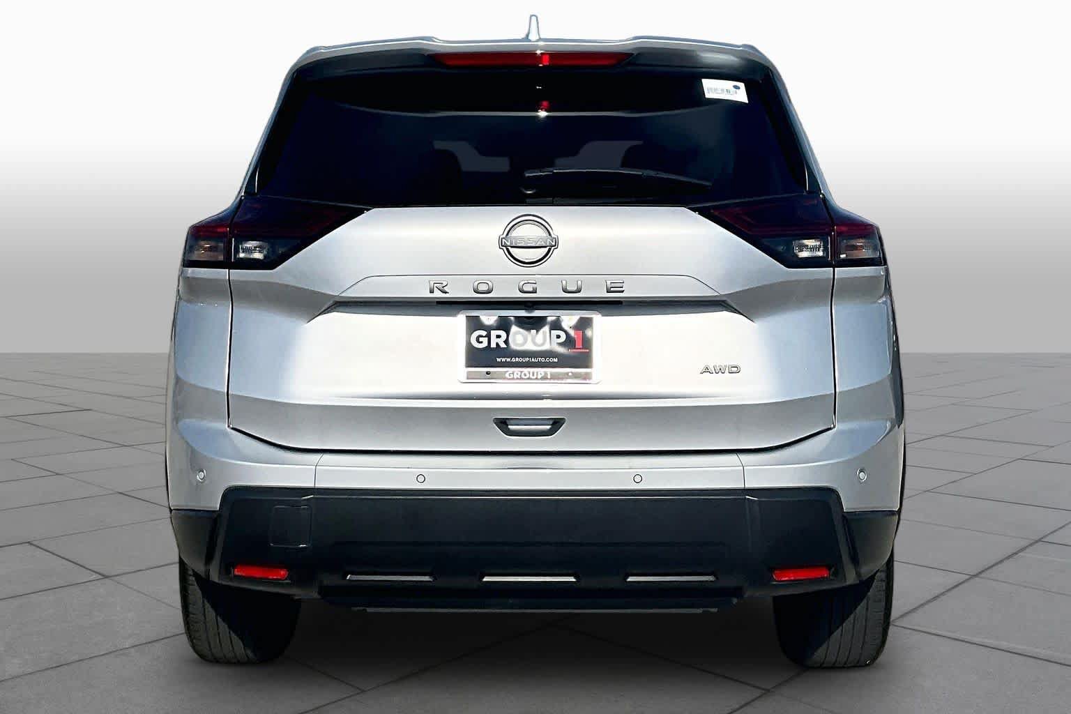Used 2025 Nissan Rogue SV AWD/4WD image 5