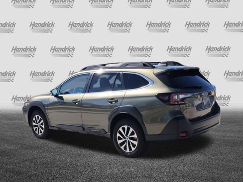 Used 2025 Subaru Outback Premium image 7