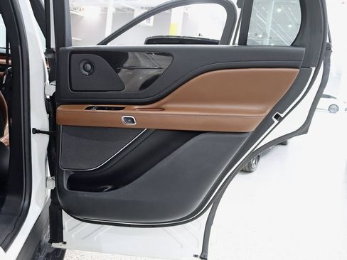 Used 2023 Lincoln Aviator Reserve w/ Equipment Group 201A image 34