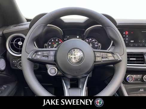Used 2023 Alfa Romeo Stelvio Ti image 15