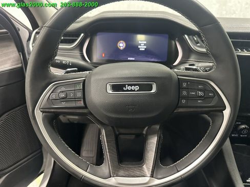 Used 2023 Jeep Grand Cherokee L Limited AWD/4WD image 4