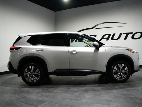 Used 2021 Nissan Rogue SV image 6