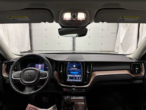 Used 2022 Volvo XC60 B5 Momentum w/ Climate Package AWD/4WD image 36