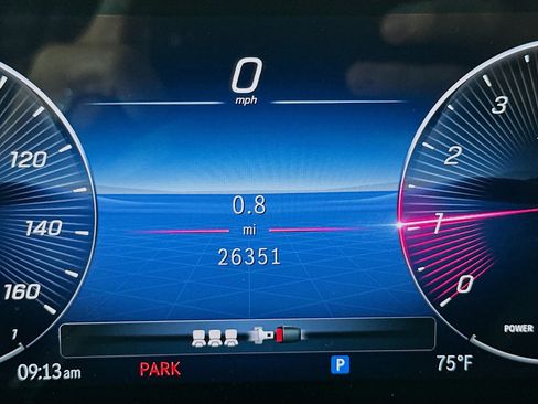 Used 2025 Mercedes-Benz GLB 250 image 19