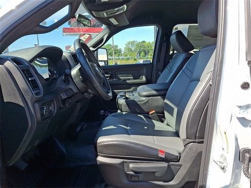 Used 2023 RAM 3500 Tradesman w/ Chrome Appearance Group image 10