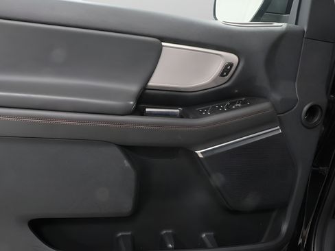 Used 2025 Ford Expedition Active AWD/4WD image 24
