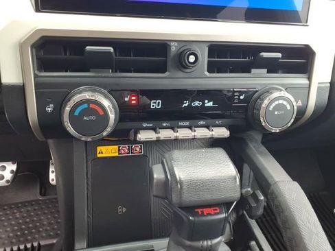 Used 2023 Toyota Tacoma TRD Off-Road w/ Technology Package RWD image 15