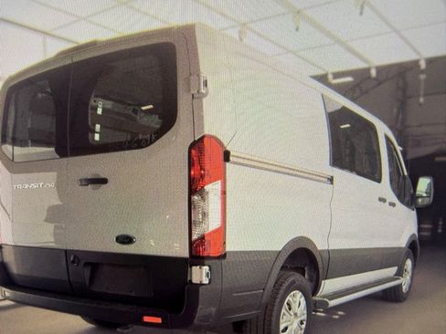 Used 2025 Ford Transit 250 Low Roof w/ Exterior Upgrade Package RWD image 3