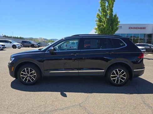 Used 2021 Volkswagen Tiguan SE AWD/4WD image 2