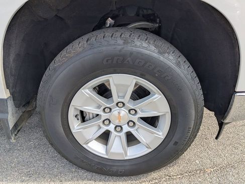 Used 2025 Chevrolet Silverado 1500 LT image 11