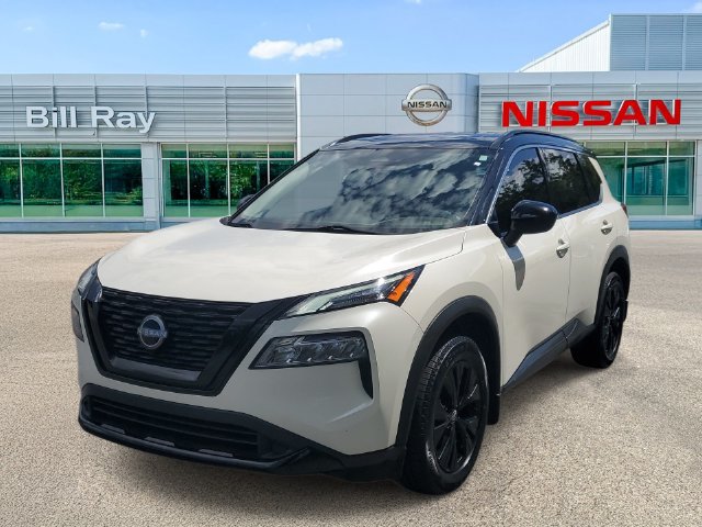 Used 2023 Nissan Rogue SV w/ SV Premium B Package FWD image 2