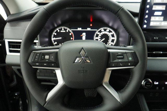 New 2026 Mitsubishi Outlander SE FWD image 8