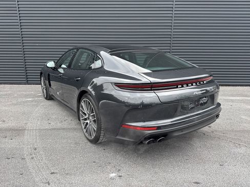 Certified 2024 Porsche Panamera image 3