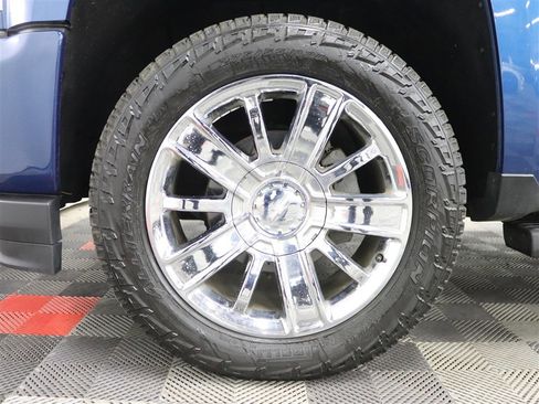 Used 2018 Chevrolet Silverado 1500 High Country image 39