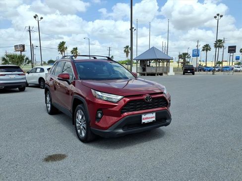 Used 2023 Toyota RAV4 XLE Premium image 2