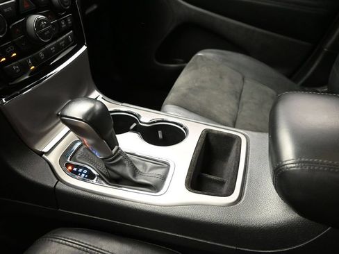 Used 2020 Jeep Grand Cherokee Altitude RWD image 13