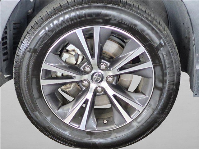 Used 2018 Toyota Highlander Plus FWD image 24