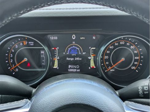 Used 2020 Jeep Wrangler Unlimited Sahara AWD/4WD image 13