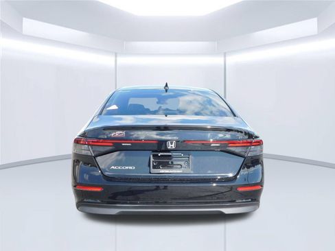 Used 2025 Honda Accord SE image 4