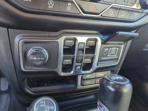 Used 2021 Jeep Wrangler Unlimited Sahara AWD/4WD image 26
